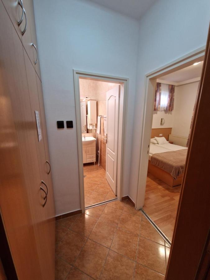 Eva Panzio Hotel ชาร์วาร์ ภายนอก รูปภาพ